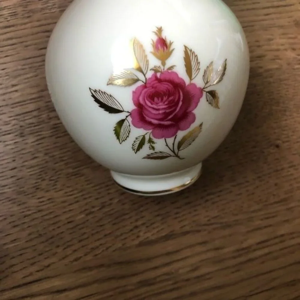 Lenox Vintage Rose Bud Gold Trim Vase 